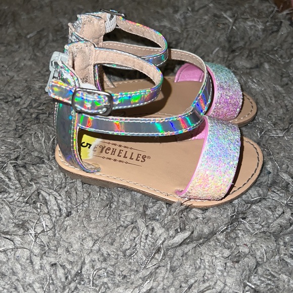 Silver sandals - Picture 2 of 3